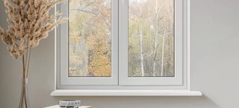 Vinyl Window Stool in Stuart, FL